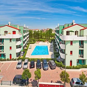 Roberta Apartment